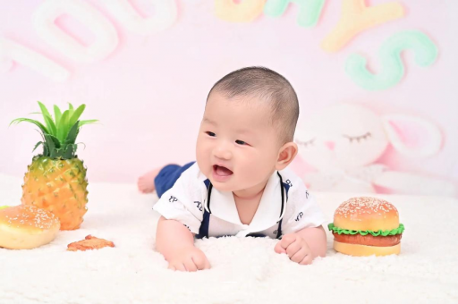 柳州宝宝在妈妈肚子里